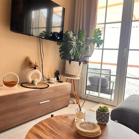 Sea U Apartment