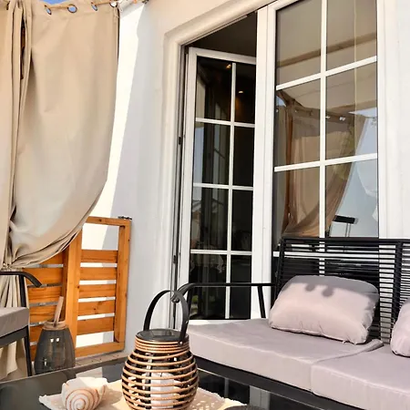 Sea U Apartment